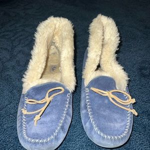 Blue ugg slippers. Size 9